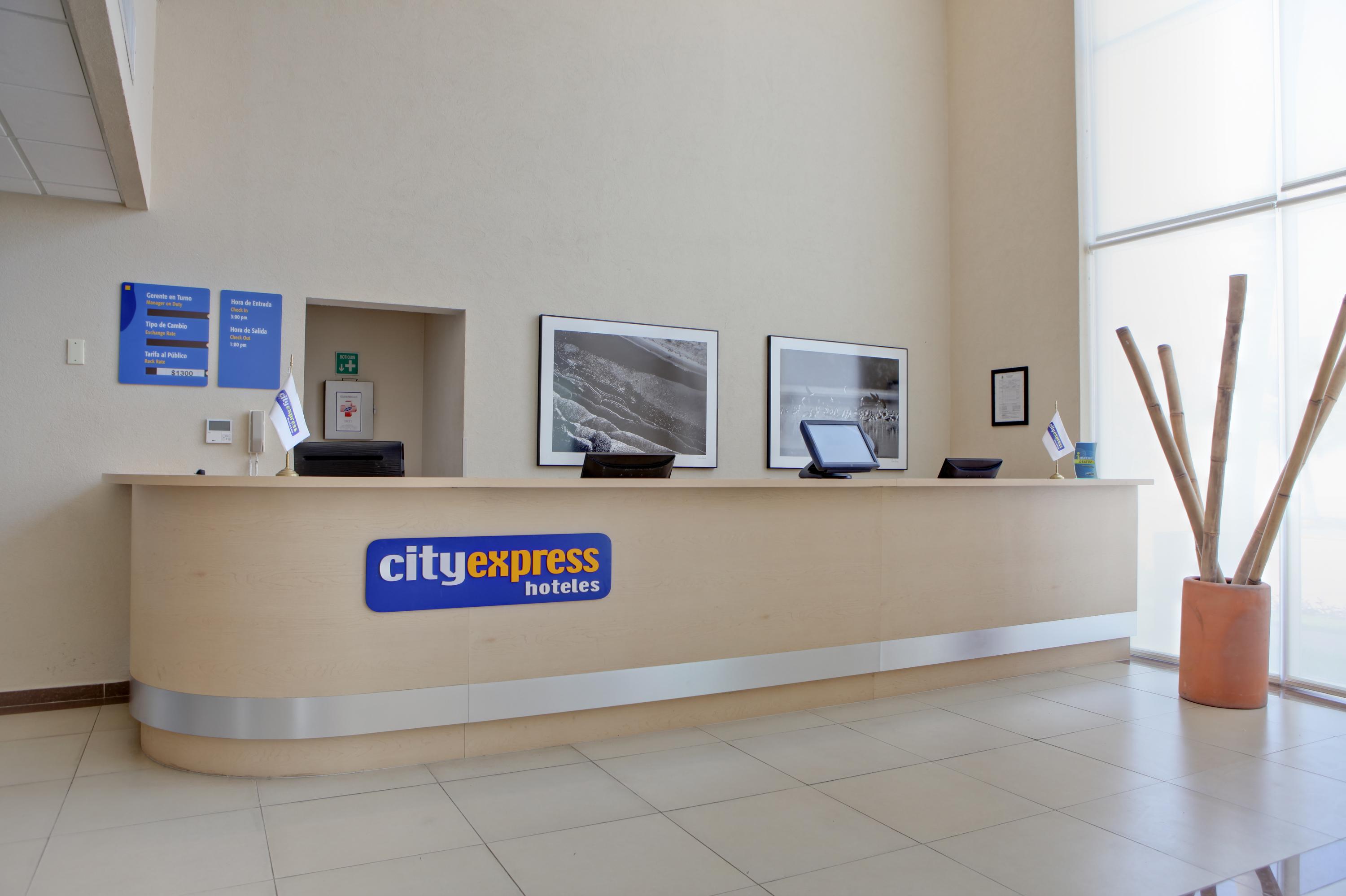 City Express By Marriott Ciudad Del Carmen Extérieur photo