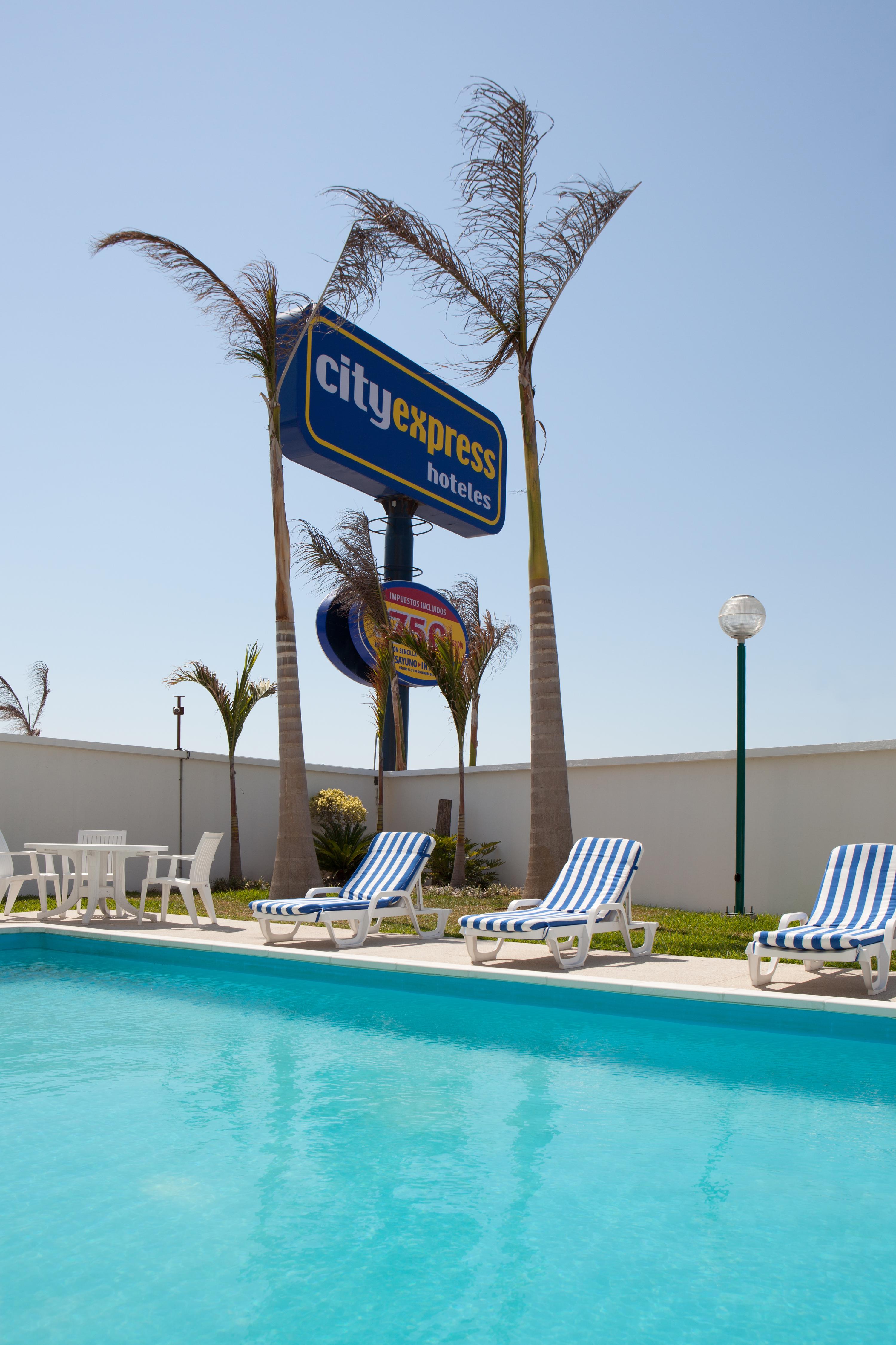 City Express By Marriott Ciudad Del Carmen Extérieur photo