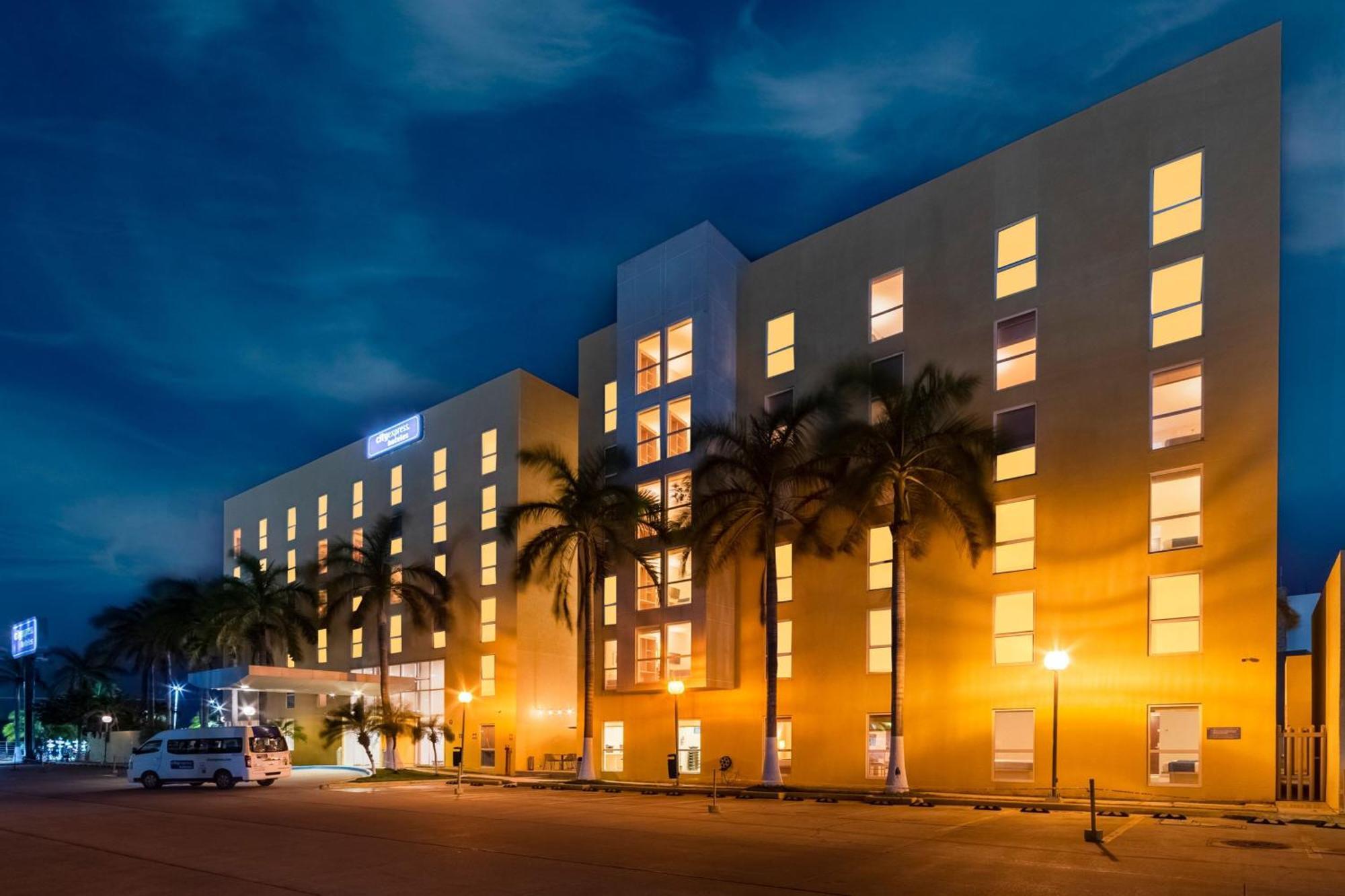 City Express By Marriott Ciudad Del Carmen Extérieur photo