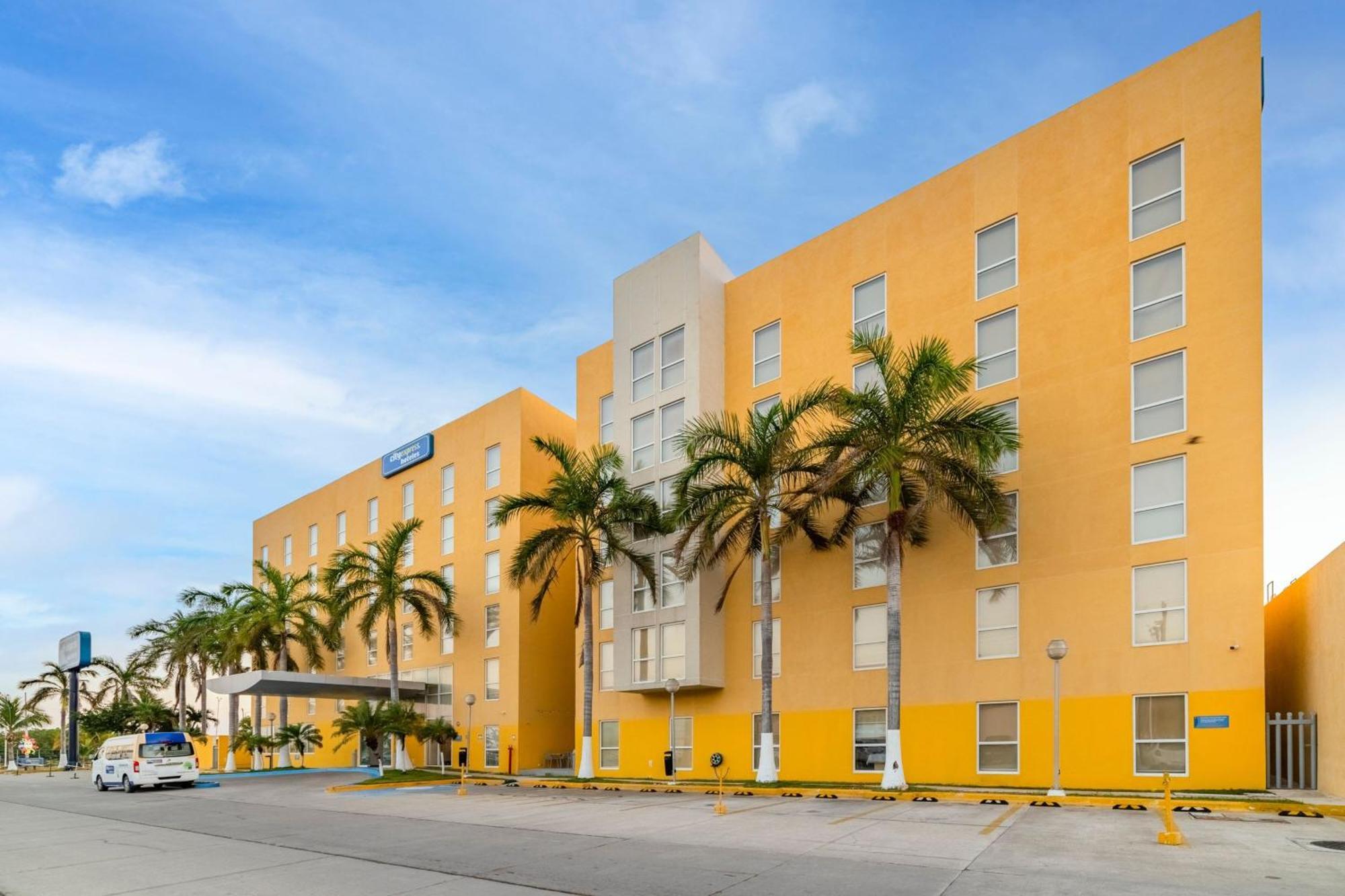 City Express By Marriott Ciudad Del Carmen Extérieur photo
